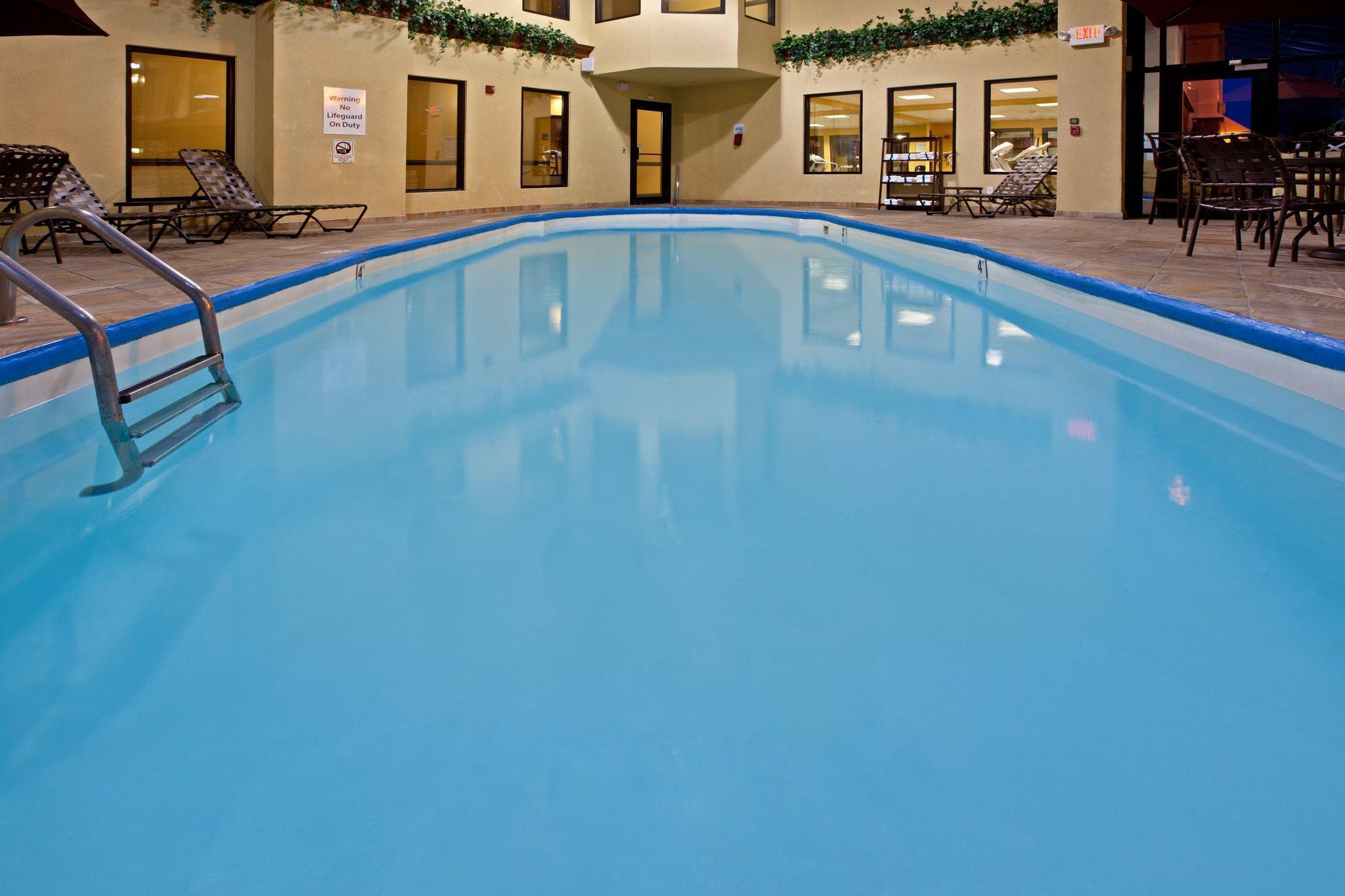 Holiday Inn Express & Suites Indianapolis - East By Ihg Bagian luar foto