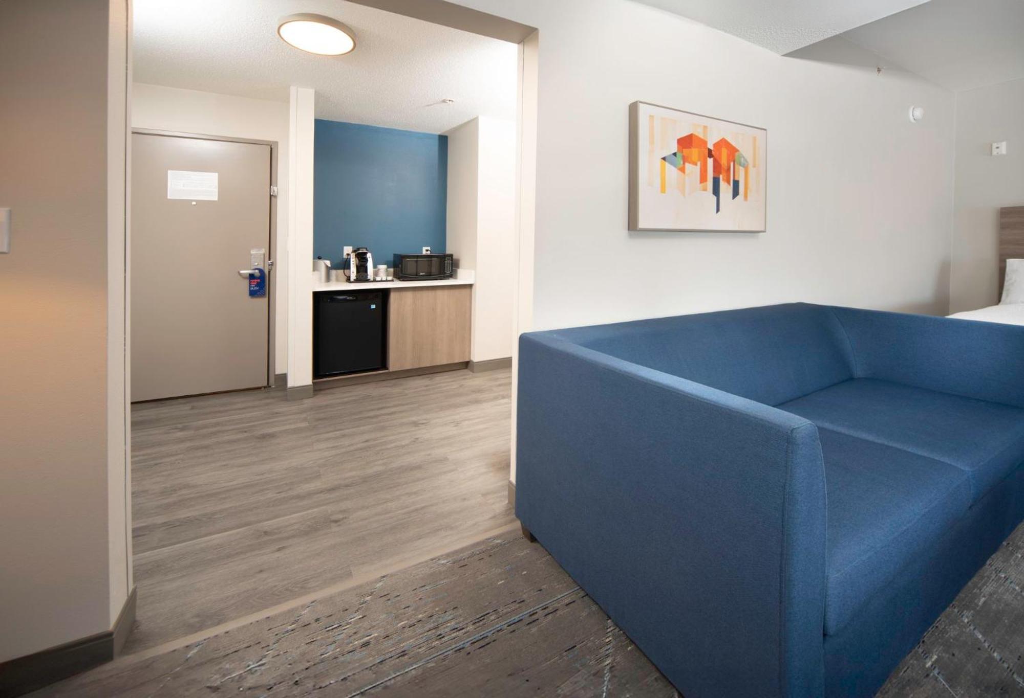 Holiday Inn Express & Suites Indianapolis - East By Ihg Bagian luar foto