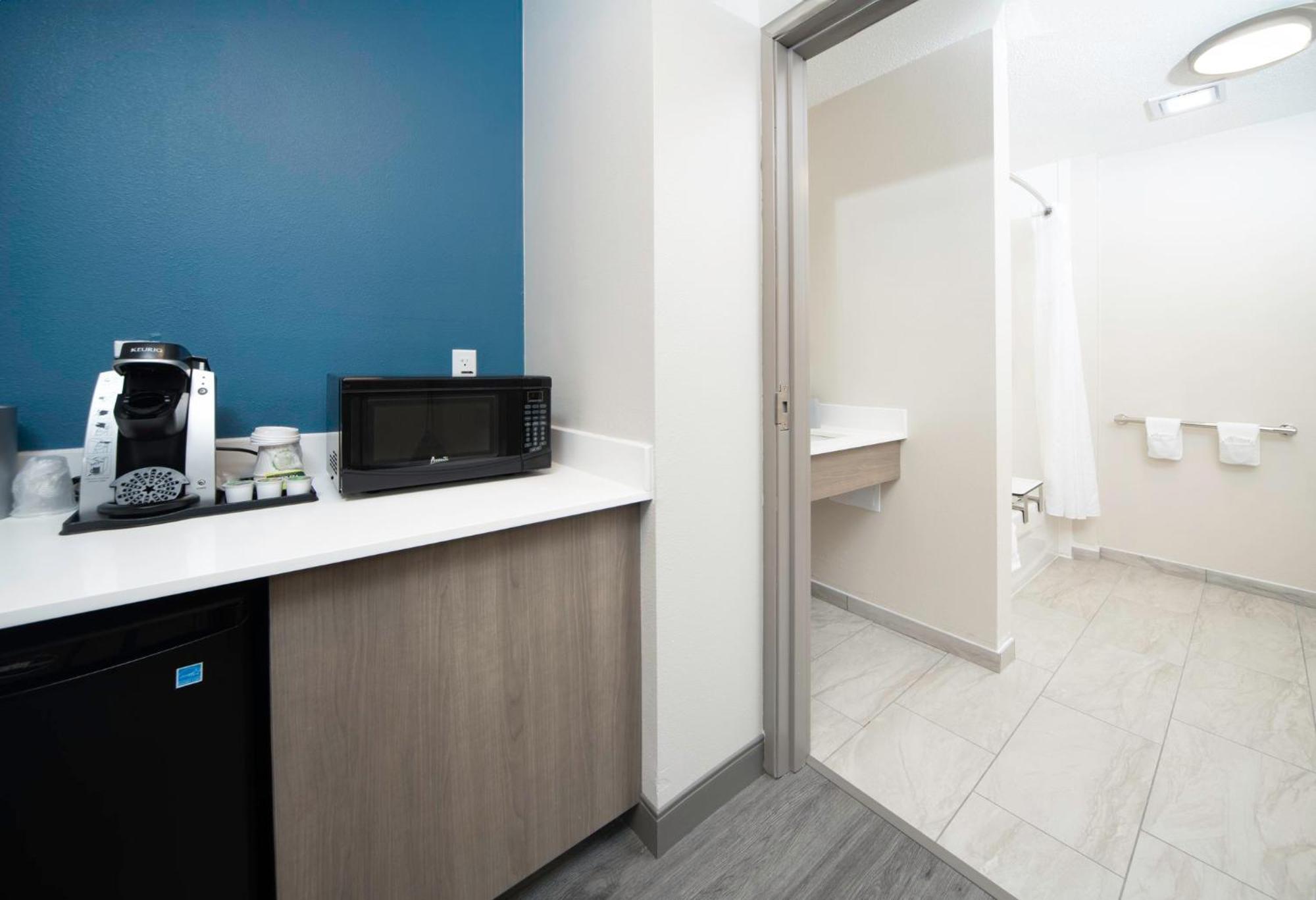 Holiday Inn Express & Suites Indianapolis - East By Ihg Bagian luar foto