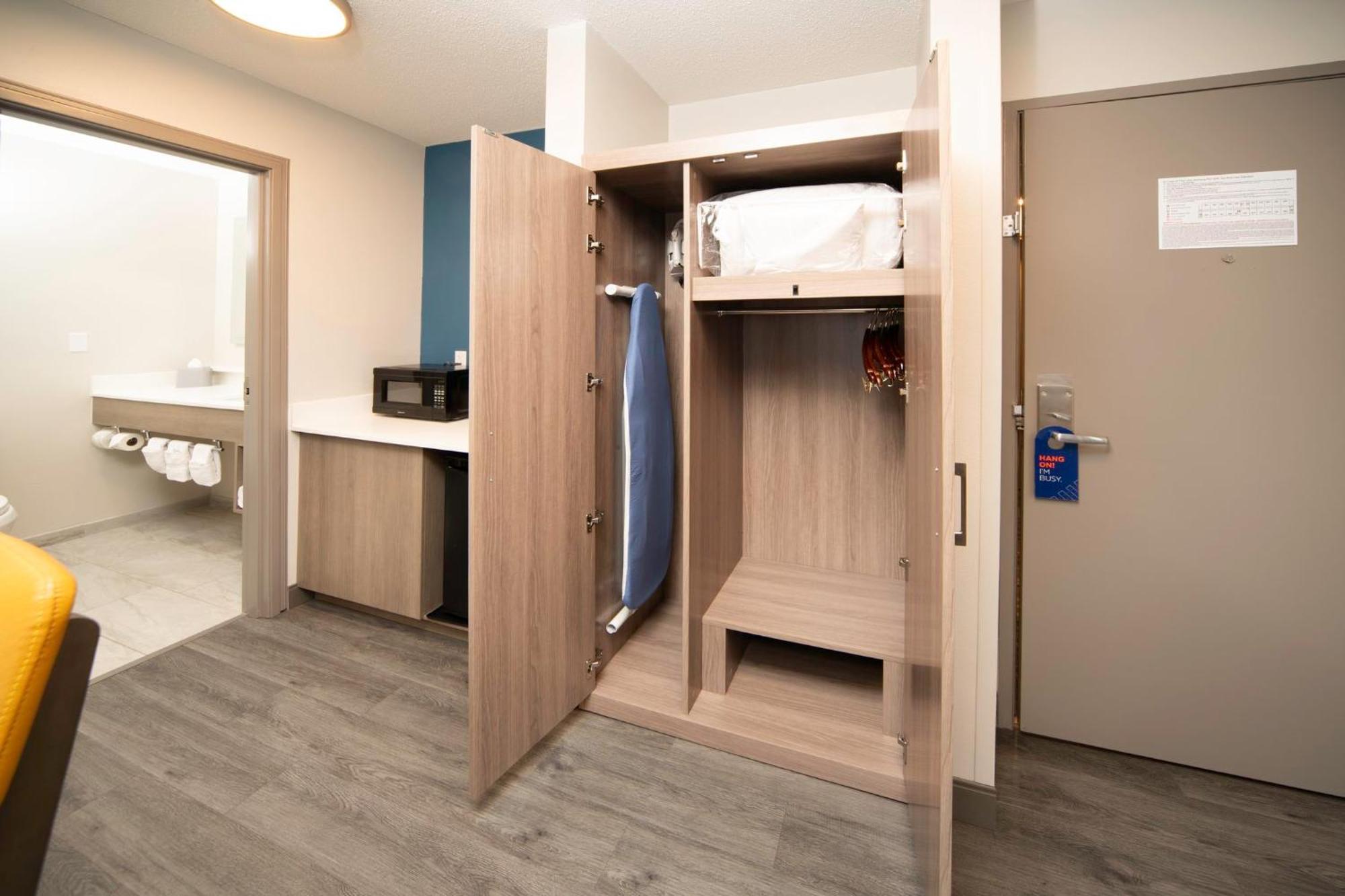 Holiday Inn Express & Suites Indianapolis - East By Ihg Bagian luar foto