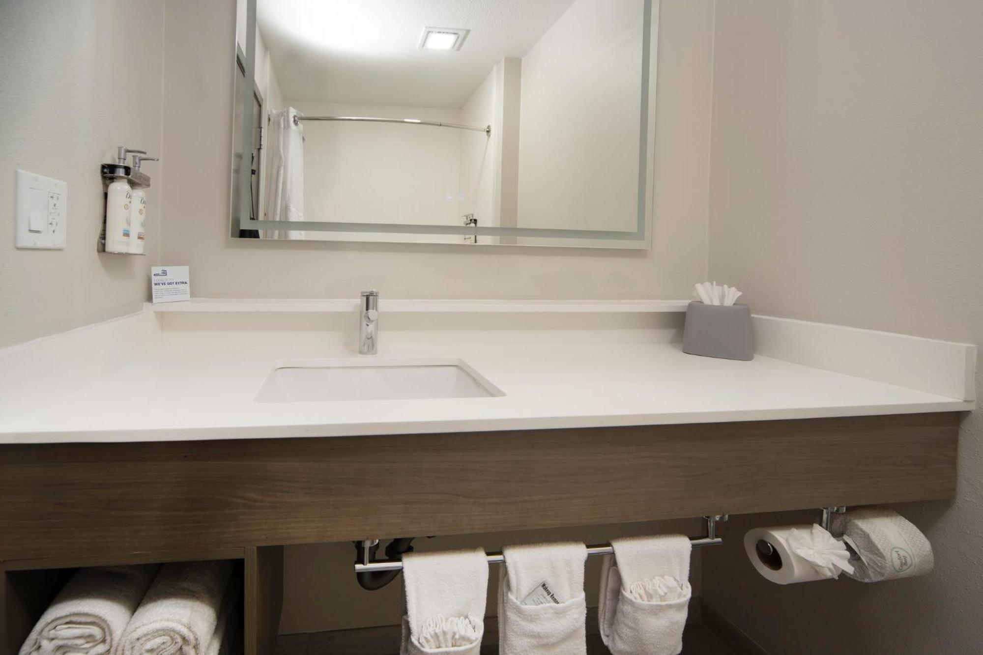 Holiday Inn Express & Suites Indianapolis - East By Ihg Bagian luar foto