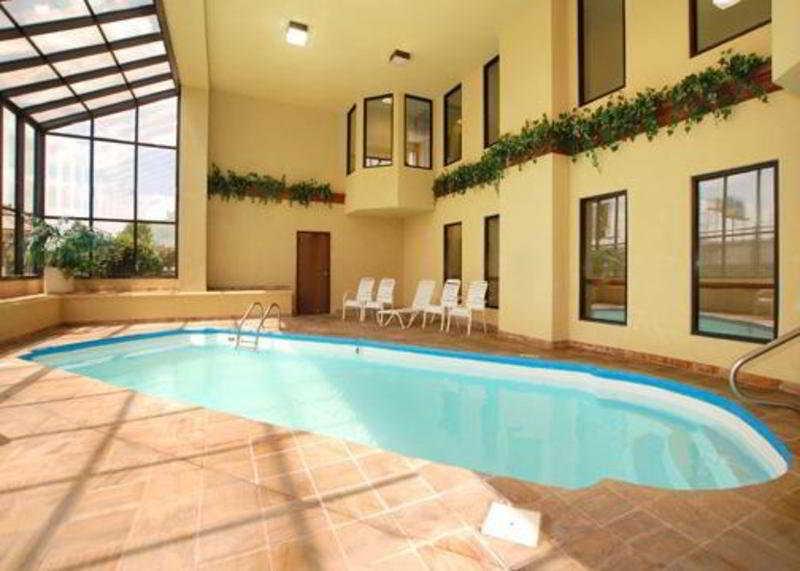 Holiday Inn Express & Suites Indianapolis - East By Ihg Bagian luar foto